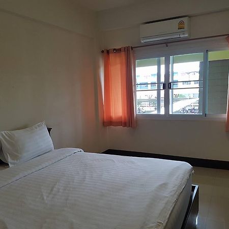 Jaroensin Place Buriram Ngoại thất bức ảnh