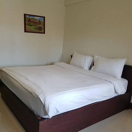 Jaroensin Place Buriram Ngoại thất bức ảnh