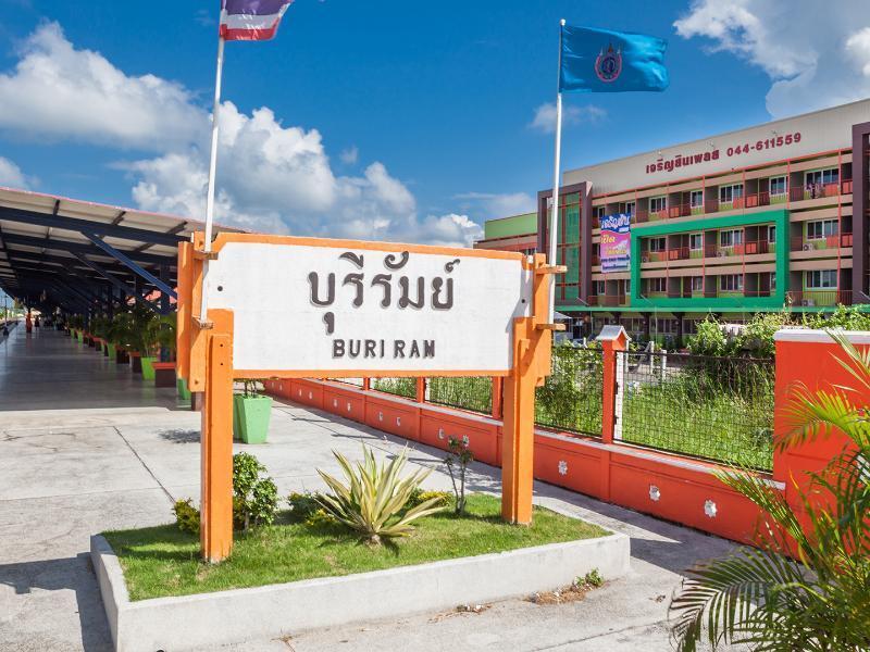 Jaroensin Place Buriram Ngoại thất bức ảnh