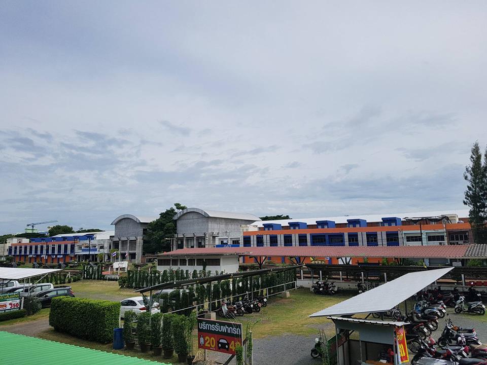 Jaroensin Place Buriram Ngoại thất bức ảnh
