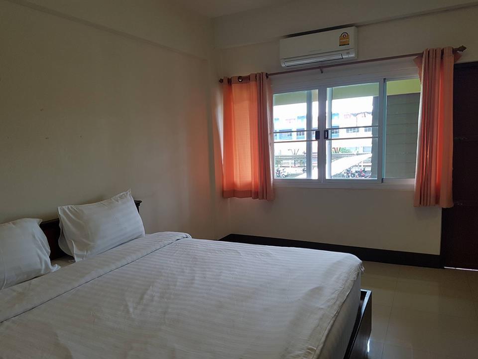 Jaroensin Place Buriram Ngoại thất bức ảnh