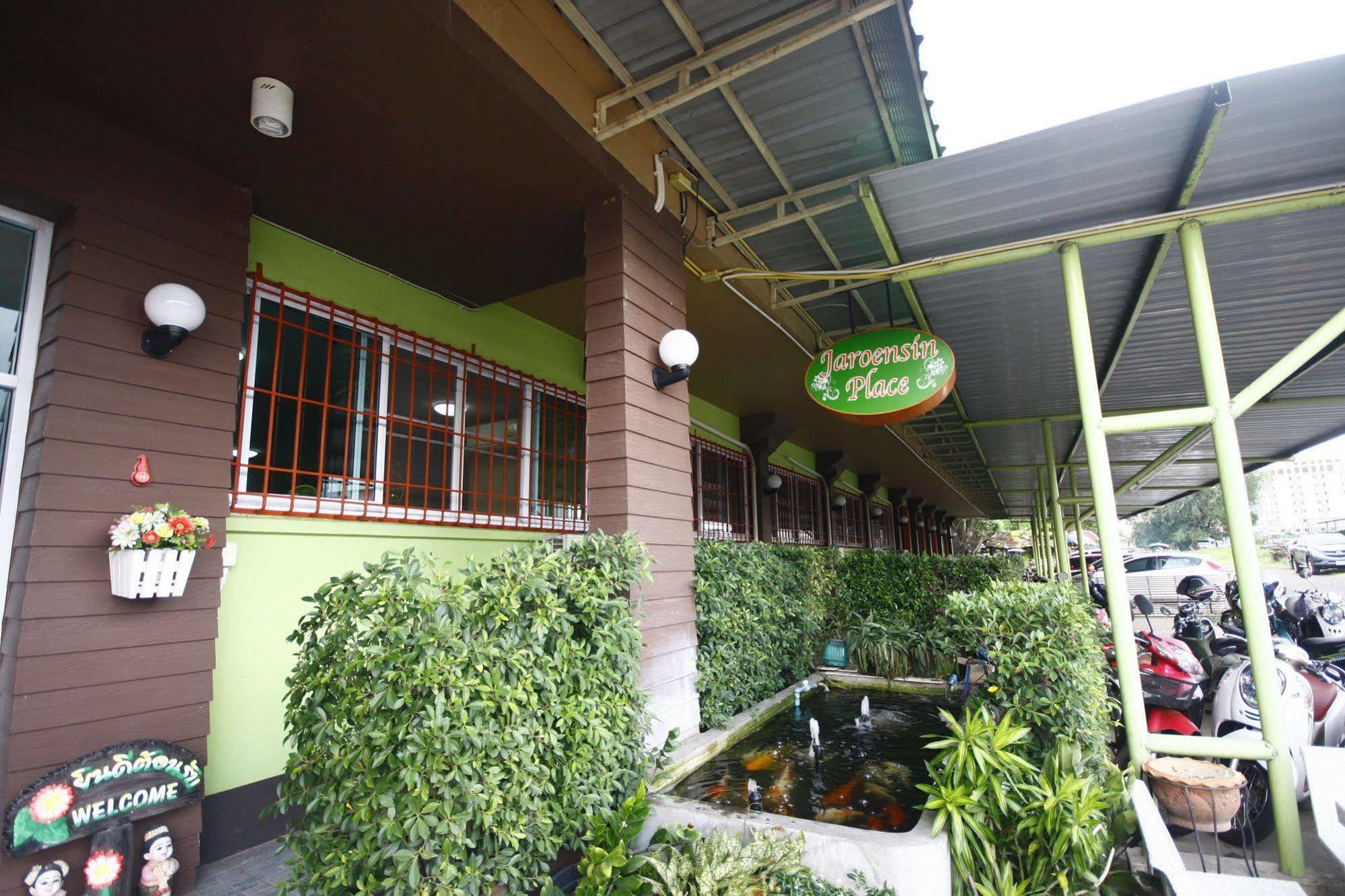 Jaroensin Place Buriram Ngoại thất bức ảnh