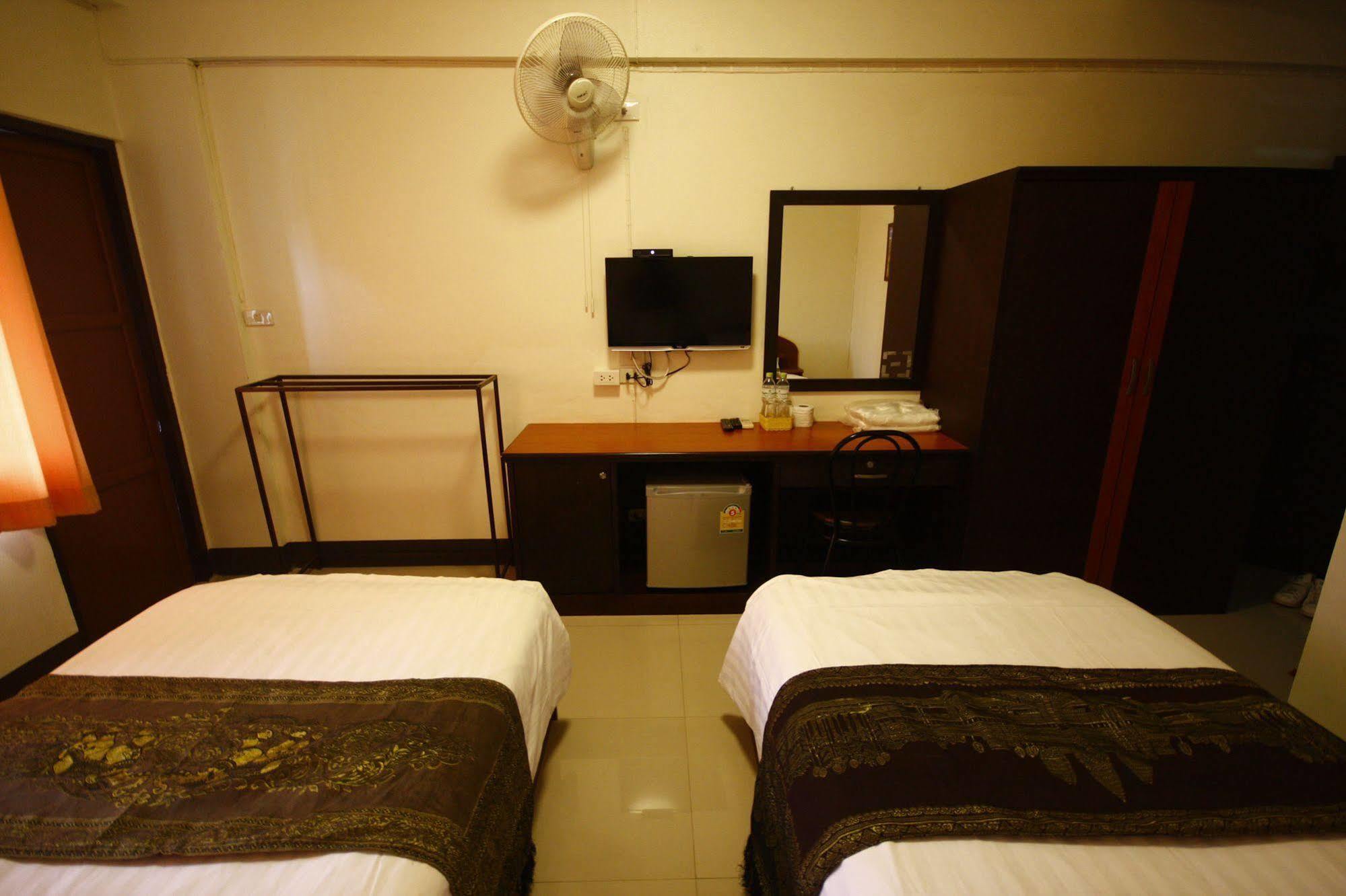 Jaroensin Place Buriram Ngoại thất bức ảnh