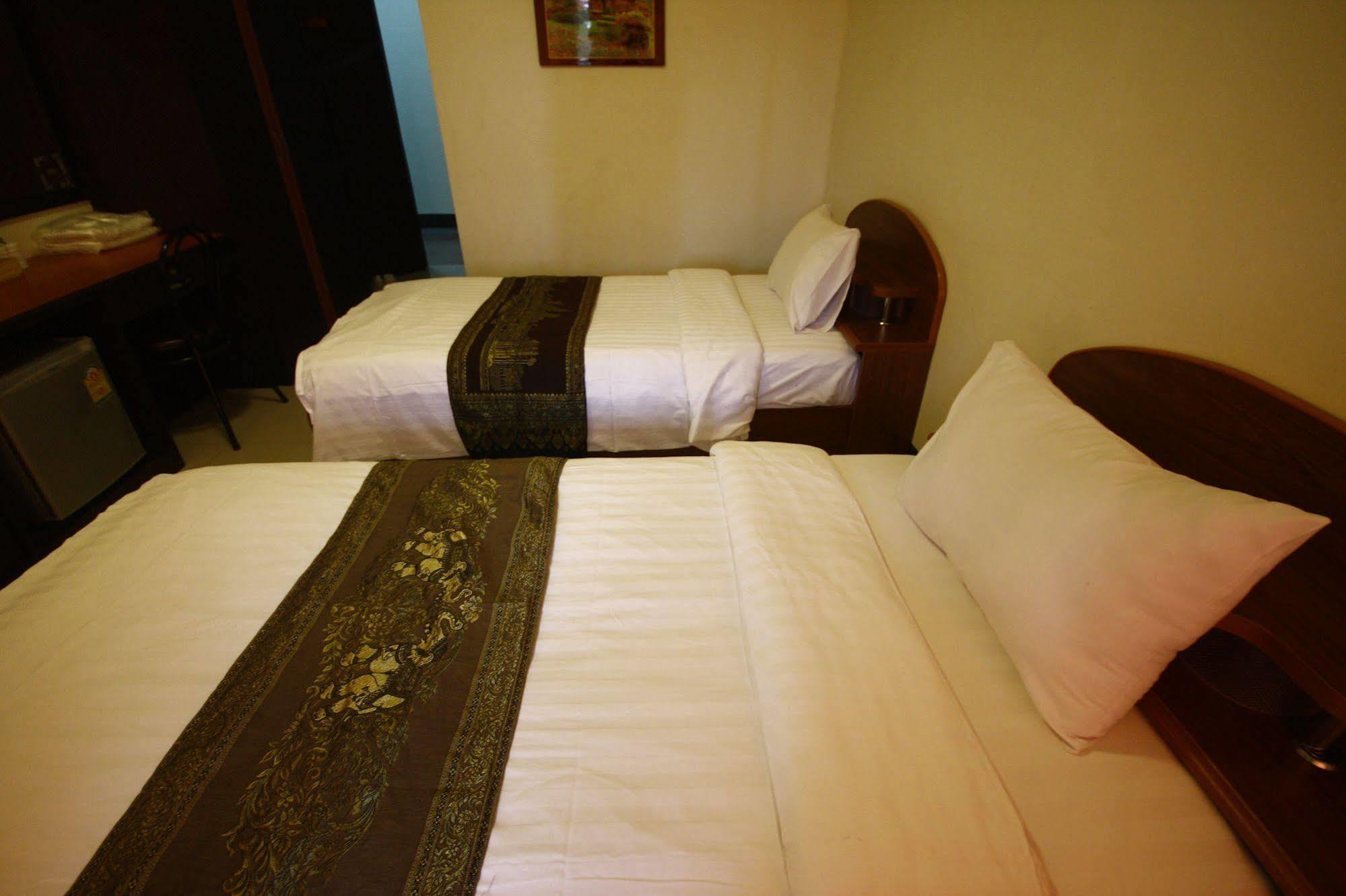 Jaroensin Place Buriram Ngoại thất bức ảnh