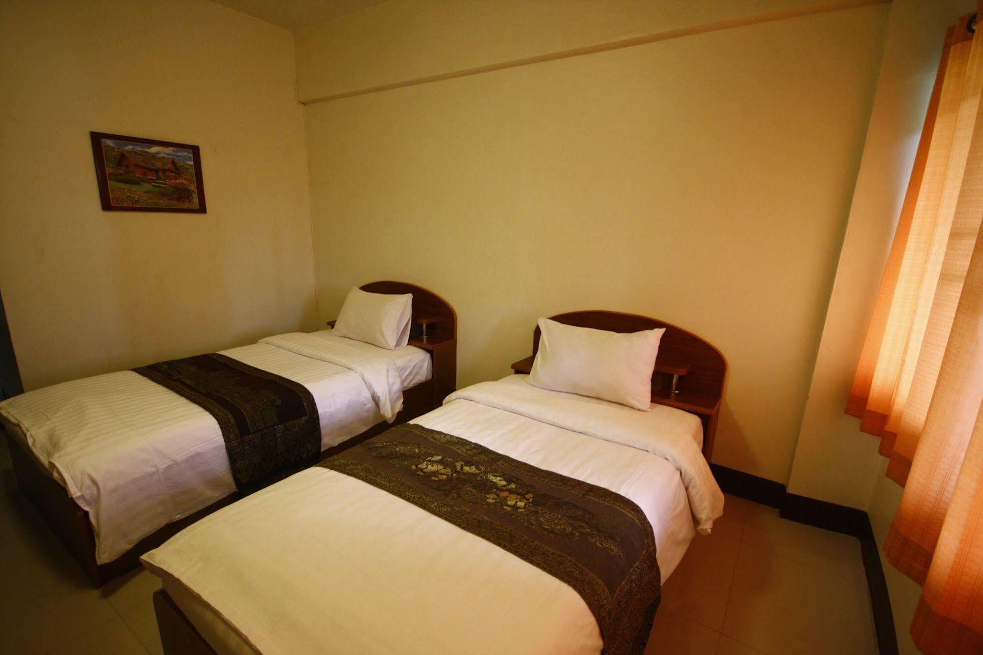 Jaroensin Place Buriram Ngoại thất bức ảnh