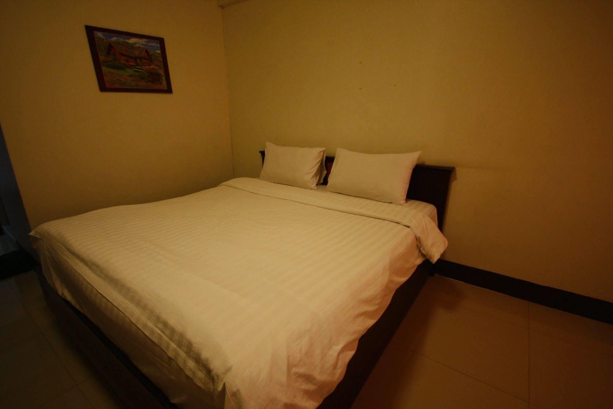 Jaroensin Place Buriram Ngoại thất bức ảnh